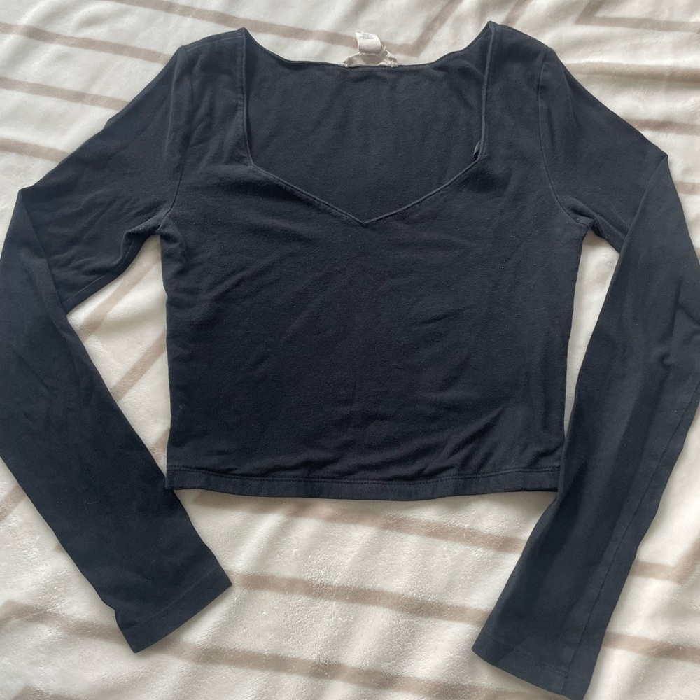 GUC Forever21 Women’s Black V Neck Cropped Long Sleeved Top Size Small S